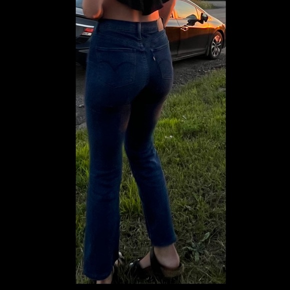 Levis low waisted jeans - Picture 2 of 8